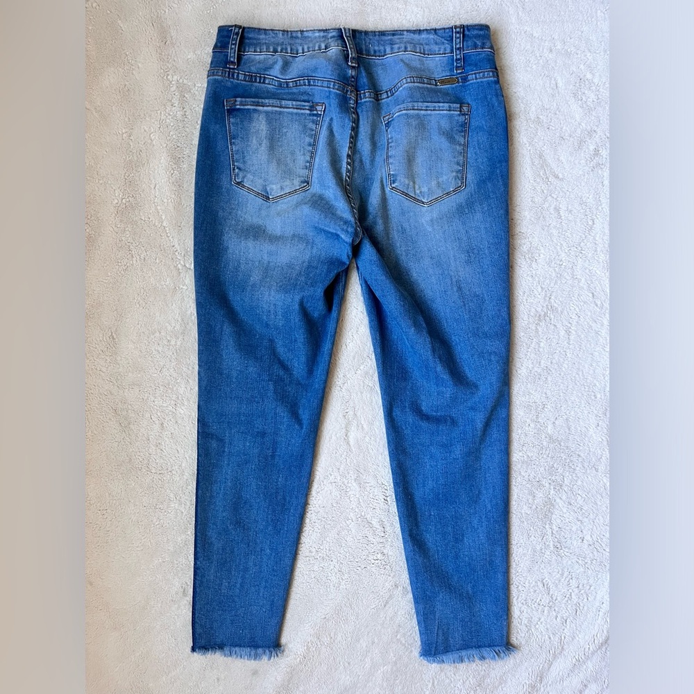 KanCan Distressed Blue Jeans Raw Hem Women Size 30/13 - Picture 2 of 11